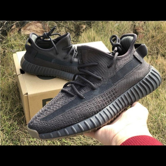 YEEZY BOOST 350 V2 - Picture 2 of 8